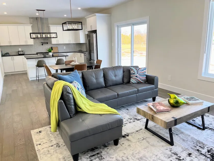New Home Sleeps 14, 6BR, BBQ, Games Room, Office - Image 1