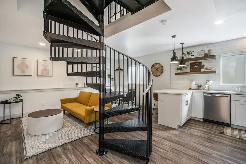 Plum Street House - Image 1