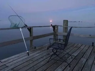 Fisherman's Cottage  with lake access and dock private parking - Image 1
