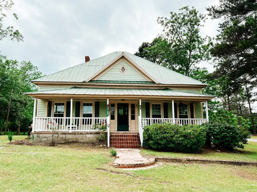 Welcome to the Pyramidal Cottage. Enjoy your stay. - Image 1