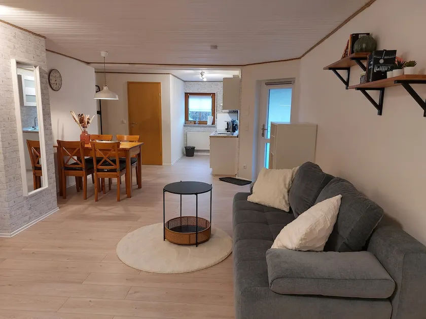 Cozy 1-room apartment - Image 1