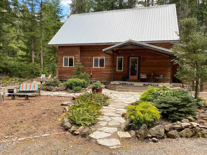 Mountain House near Mt Rainier & Ski Area - Image 1