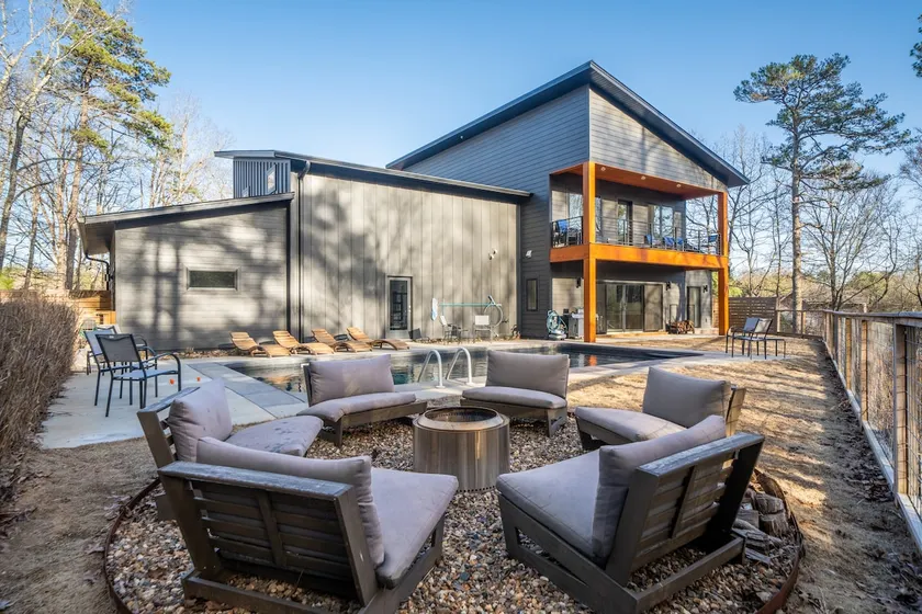 Northwoods Contemporary w/ POOL and HOT TUB! - Image 1