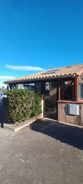 Villa with air conditioning and parking 200 m from the beach - Image 1
