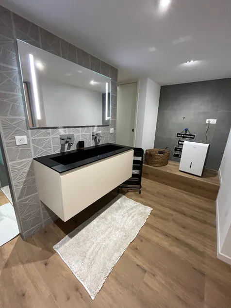 House 145 m² • 2 independent apartments - Image 1