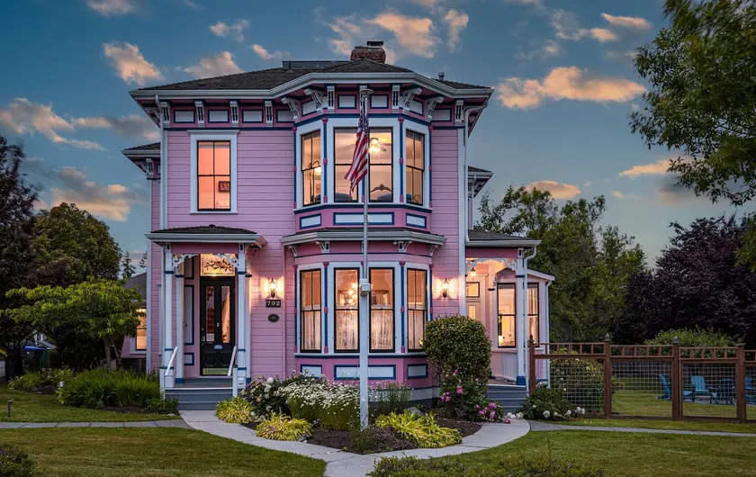 Historic Coupeville 6BR/5BA near Waterfront/Wharf - Image 1