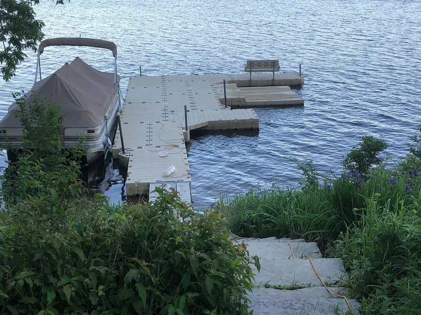 Lakefront Year-Round House on Balsam Lake - Image 1