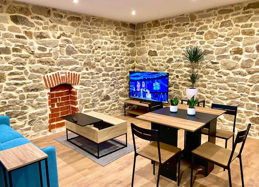 Renovated apartment Quimper train station - Image 1