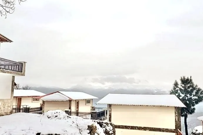 Vista Casita Ranikhet Serene Homestay Himalaya Lap - Image 1