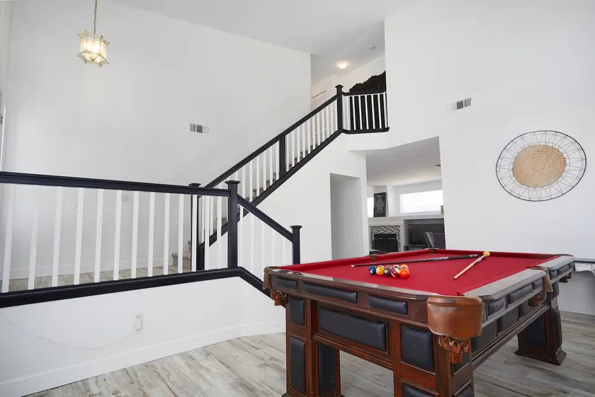 New Listing*King Bed w/ Pool Table+WiFi&Long Stays - Image 1