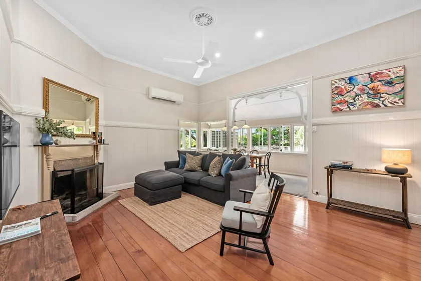 Poppy's Place! 4Bed/1Bath/2Car/Views/House ~Bardon - Image 1