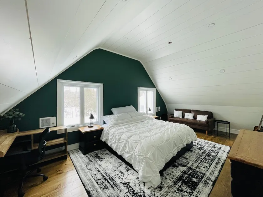 Private Barn style loft king bed - Image 1