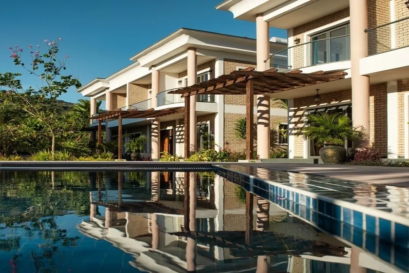 Stylish Villa~Hilltop~Beach5mins~Pool~WI/FI~A/C - Image 1