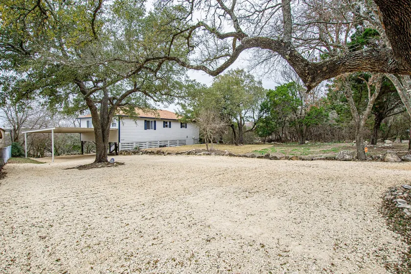 Fresh and fun Belton lake view home - Image 1