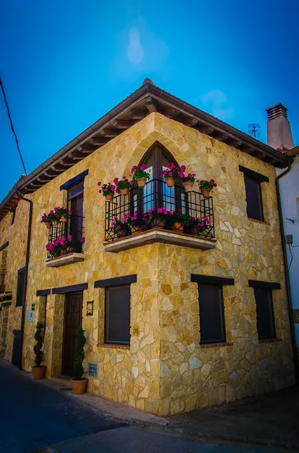Las Albertas Arbancón Country House - Image 1