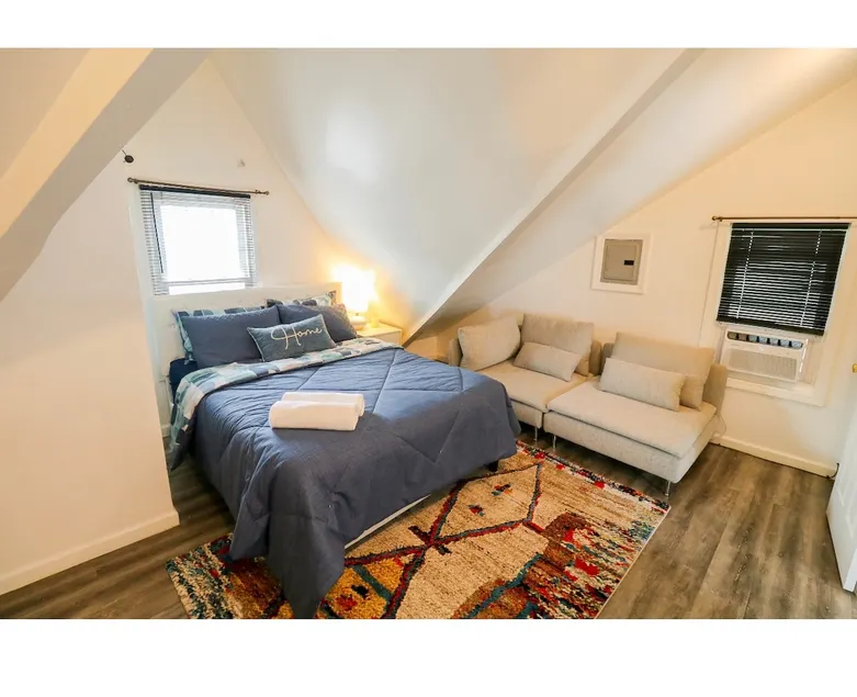 Cozy & Modern 1BR Apt Near NYC&EWR Free Parking - Image 1