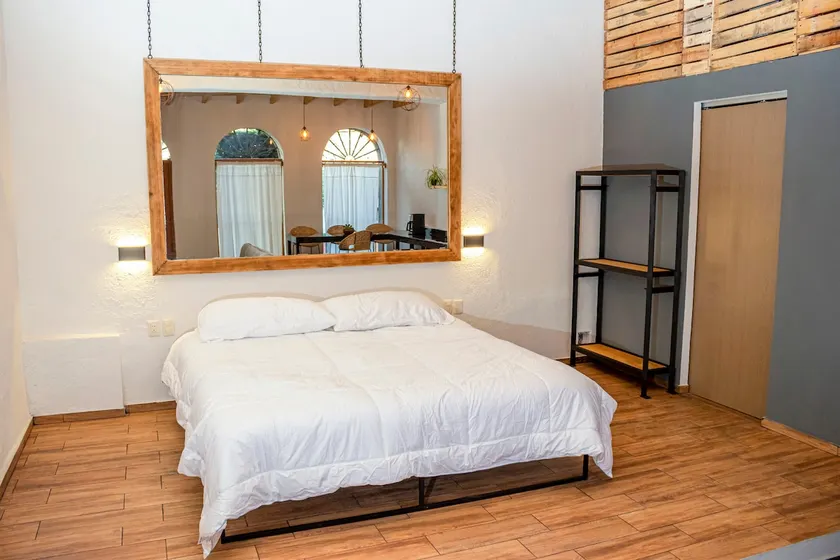 Loft 105| steps from the central square+parking - Image 1