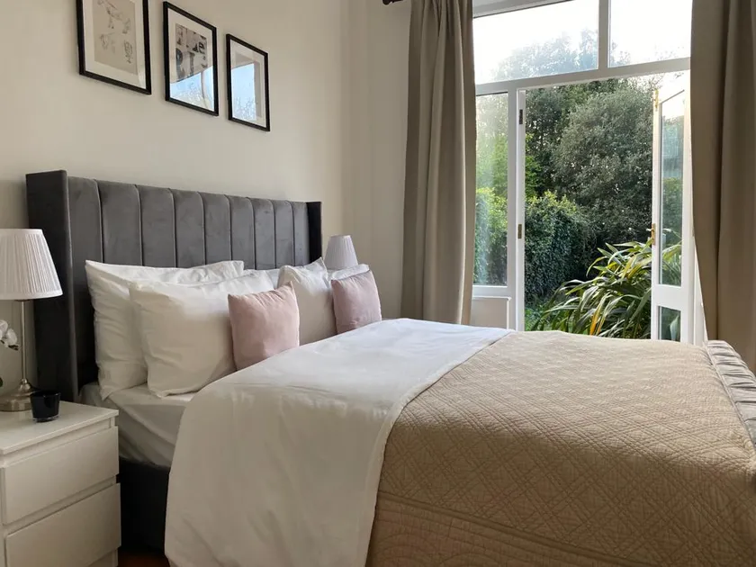 Superb flat in Muswell hill with private garden - Image 1