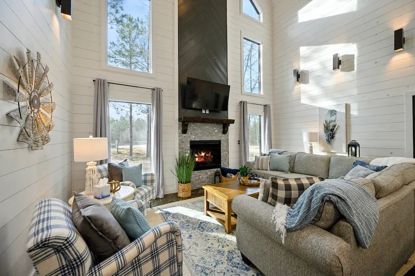 2 King Suites! Spa bathrooms! Full stocked kitchen - Image 1