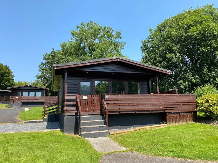 Conifer Lodge 8 with Hot Tub - Image 1