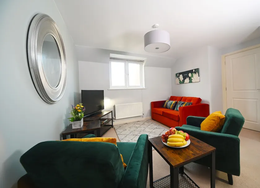 Detached Coach House + Private Garage | Swindon - Image 1