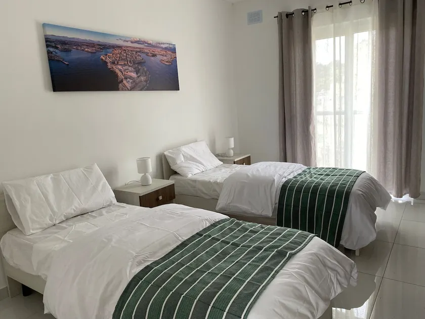 Large Terrace with Views sleeps 4 - Image 1