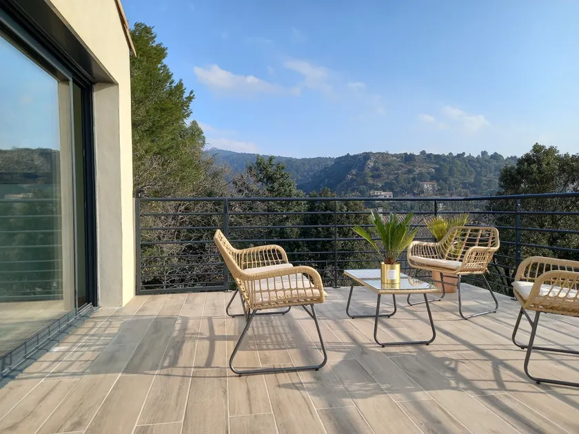House with magnificent view - Image 1
