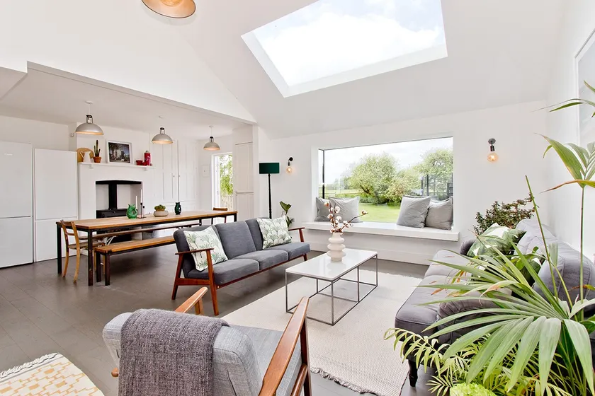 Sandways - Sleeps 8. Just minutes from the beach - Image 1