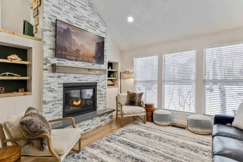 Luxe Mountain Side Townhome - Image 1