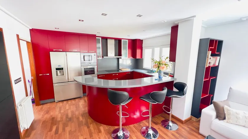 Modern apartment in Onil - Image 1