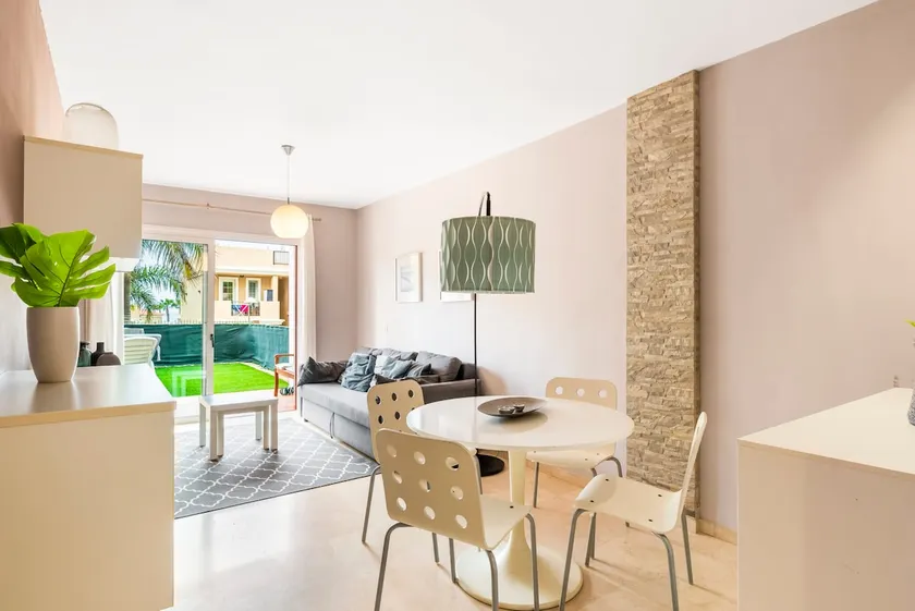 Beautiful apartment with garden. - Image 1