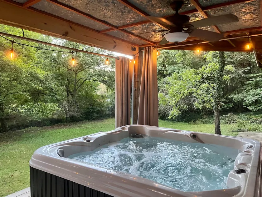 Guest suite in Candler - Image 1