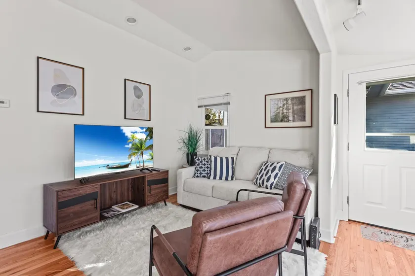 Private 1BR Cottage - Garage, WiFi, Walk to Craig - Image 1