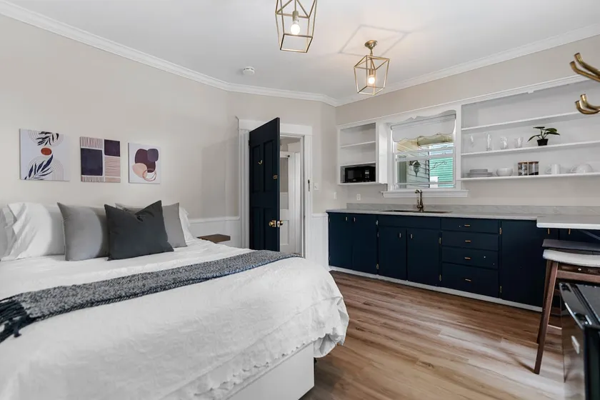 Studio 2 ~ Private BDRM, Minimalistic Feel - Image 1