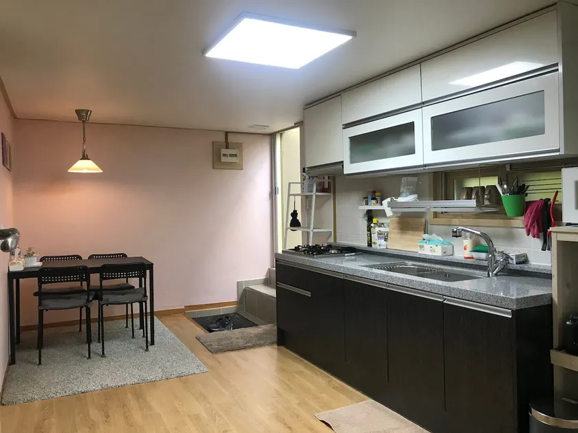 Rose House Ⅱ (B1) - Image 1