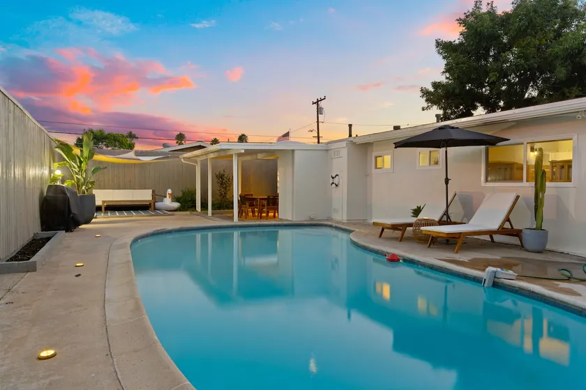 Surf Cottage w/Pool & Firepit 10min from the beach - Image 1