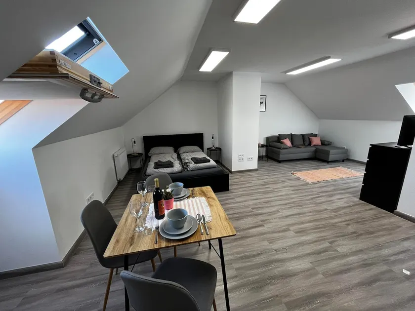 Rose Garden Apartments - Image 1
