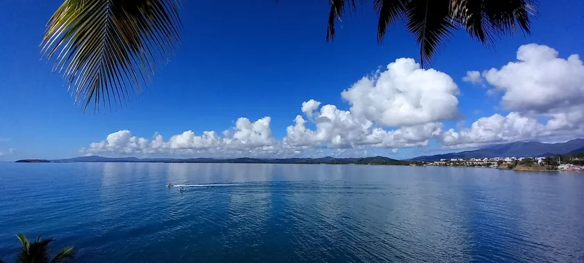 Waterfront, near the best rain forest waterfalls! - Image 1
