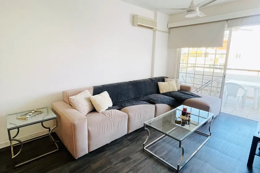 Sunlit Cozy Apartment - Image 1