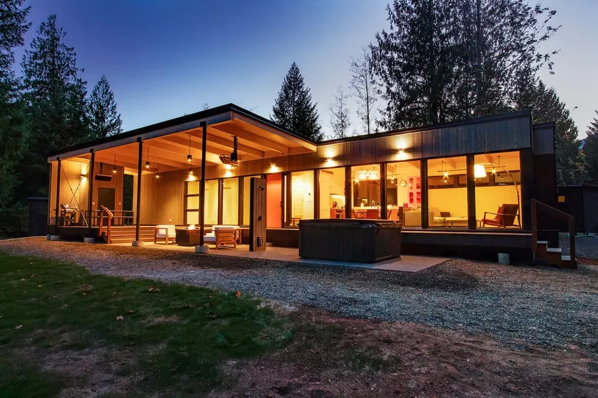 Riverside Escape / Hot Tub - Image 1