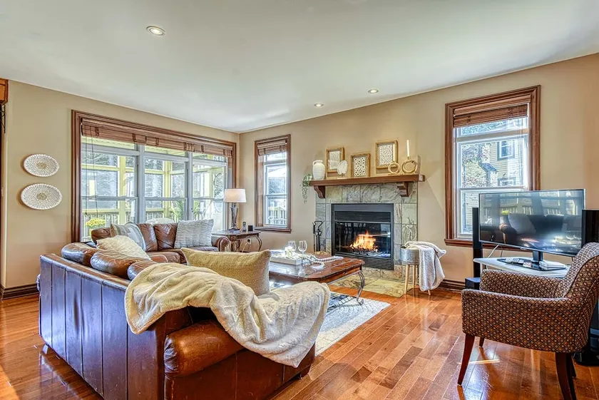 Cozy Golf Tremblant Cottage | HOT TUB + Pool Table - Image 1