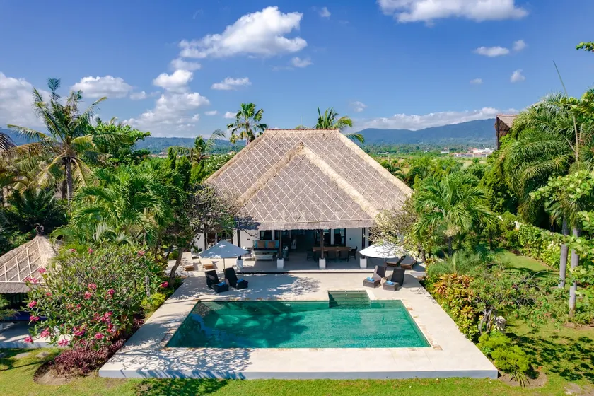 Bersama - luxury beachfront villa! - Image 1