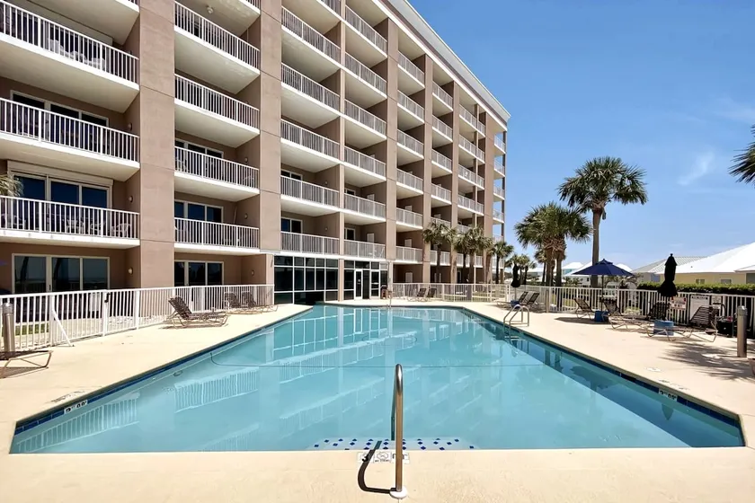 Quiet beach. Pool. Hot tub. King. bunks&beach item - Image 1