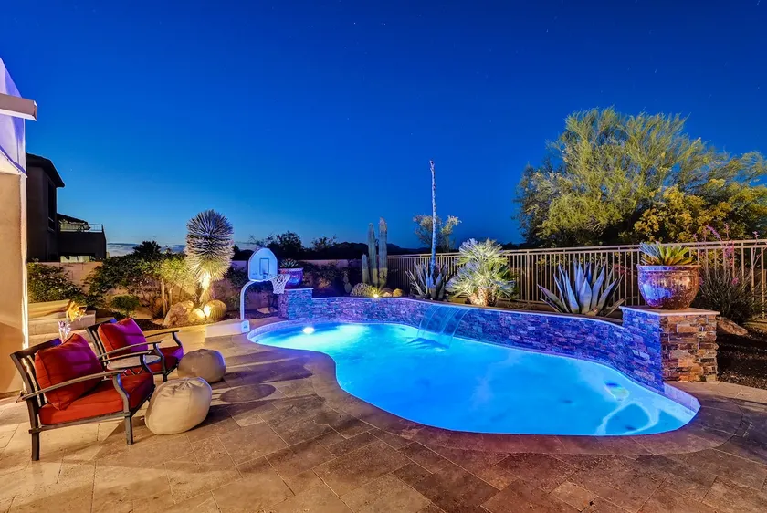Gorgeous Resort Home ”Right off the back nine!” - Image 1
