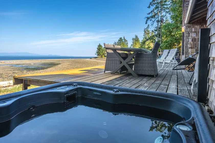 Waterfront Beach House In Bowser BC - Sleeps 7 - Image 1