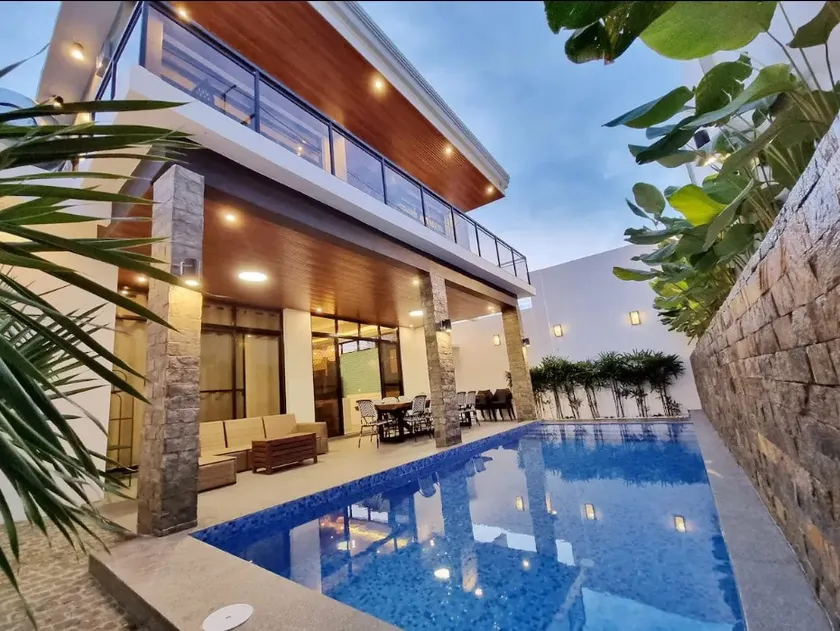 The BellaVilla Tagaytay (w/ Heated Pool) - Image 1