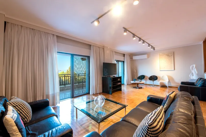 City Moon by halu! Seafront 3-bedroom apartment - Image 1