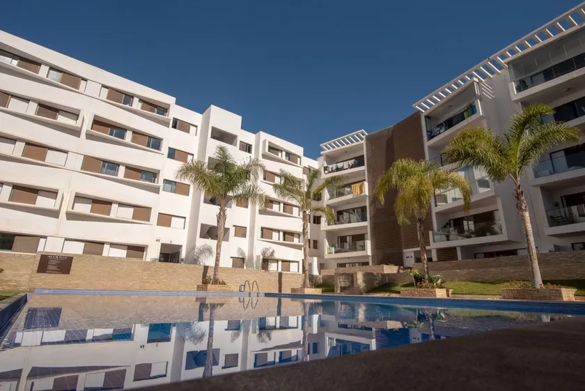 Spacious F4 Beach Apartment - Image 1