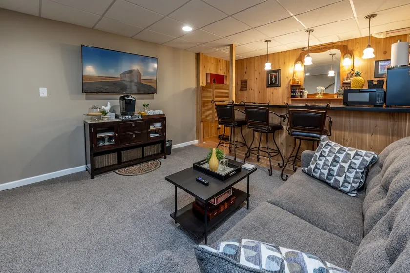 Cozy Ranch Stay-Guest Suite near Weston, Airport - Image 1