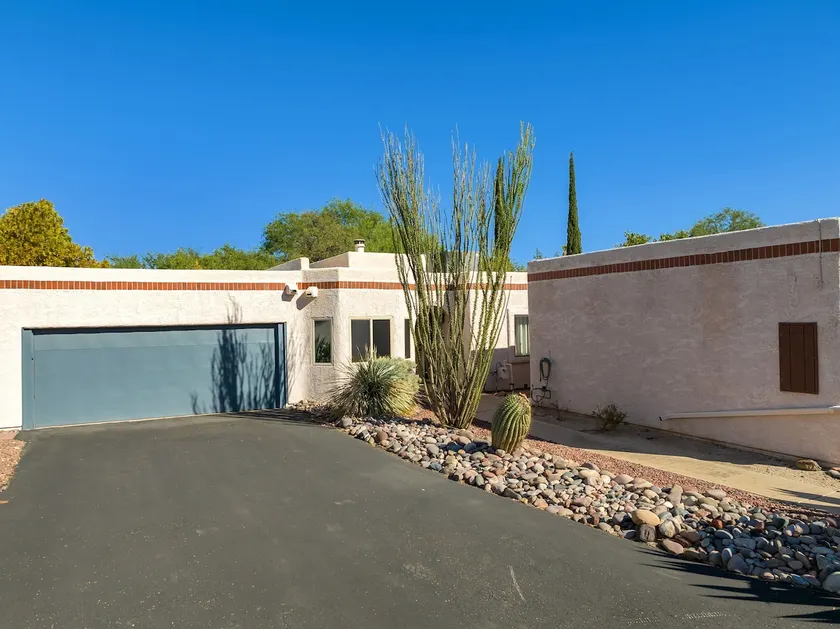 Central Townhome/Foothills adjacent/ Gated - Image 1